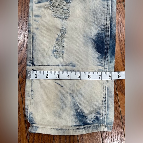 Men's Distressed Blue and White Jeans - Picture 11 of 16